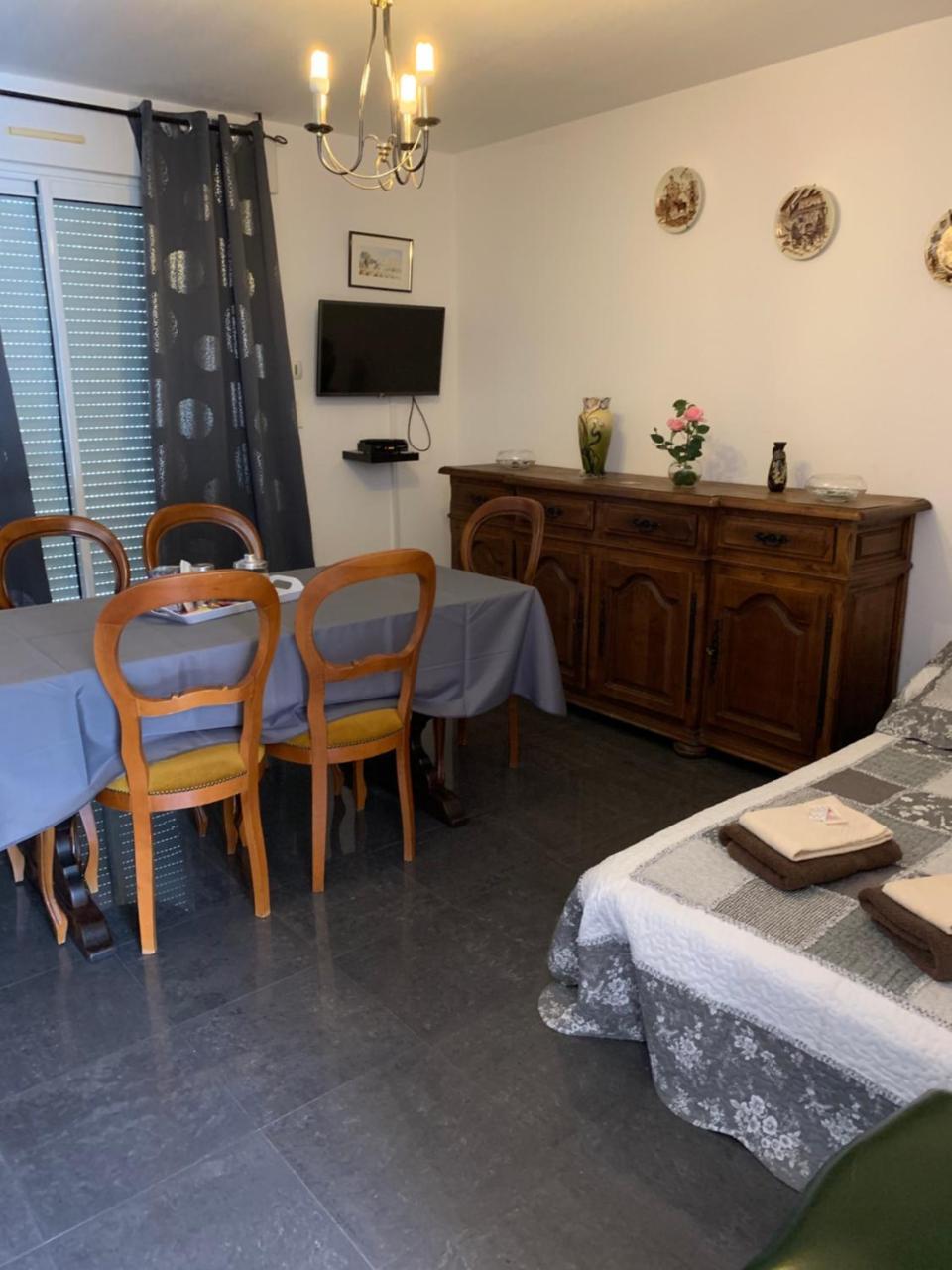 岩石公寓酒店 Auriol 外观 照片